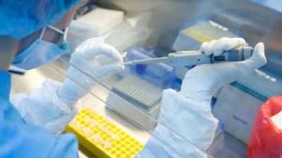 AstraZeneca reanudó los ensayos de su vacuna