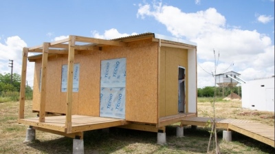 La UNLP elabora viviendas de madera, sustentables y de bajo costo