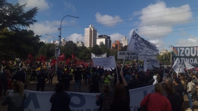 Continúa el reclamo de los cooperativistas en la Municipalidad de La Plata