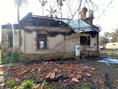 Una familia perdió todo durante un incendio en la zona del Parque Pereyra