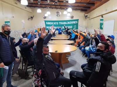 Municipales acusan a Cagliardi de "ir a contramano del gobernador y el Presidente"