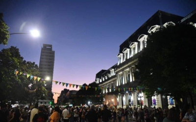 Más de 100 mil platenses coparon las calles de la ciudad en su aniversario