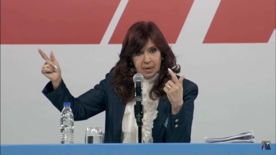 Cristina cargó contra la Economía Bimonetaria y apuntó contra dos ministros