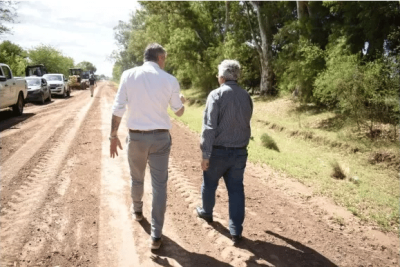 El intendente recibió al ministro Rodríguez con la mira puesta en el campo