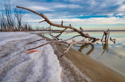 La 'nieve salada' del Lago Epecuén se volvió la principal atracción de la zona