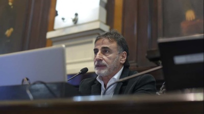 Eslaiman aseguró que Macri y Vidal rompieron la armonía de la Legislatura