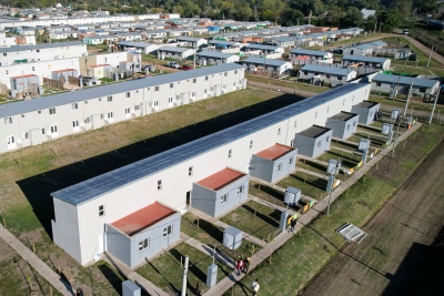 Kicillof finalizó un complejo de viviendas iniciado con Néstor Kirchner
