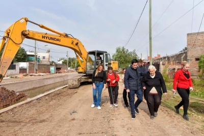 Nardini recorrió los trabajos de saneamiento en Arroyo Las Tunas