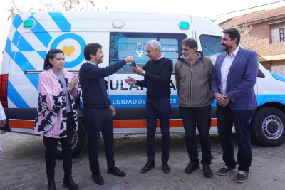 Kreplak visitó el hospital “Larrain” y entregó una ambulancia