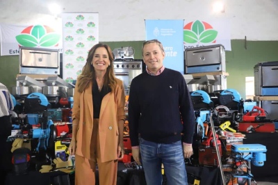 Tolosa Paz y Gray entregaron insumos a emprendedores en Esteban Echeverría 