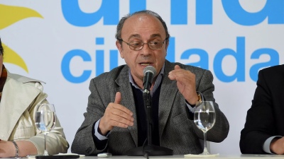 Leopoldo Moreau: “Los radicales se están desprendiendo de Bullrich y Milei”