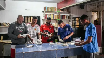 Pabellones literarios: Una iniciativa educativa en las cárceles 