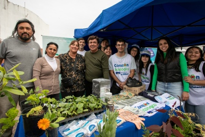 Espinoza entregó kits ecológicos a escuelas y jardines de infantes