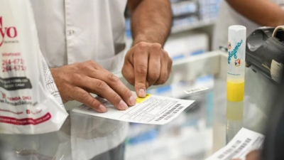 Acuerdo entre IOMA y Farmacéuticos para resolver el suministro de medicamentos