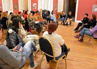 "Ciclo 'Café Cultura' llega a Villa Gesell y Mar del Plata