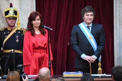 Cristina Kirchner le contestó a Milei, tras responsabilizarla por el aumento a funcionarios