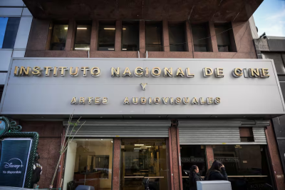 El gobierno oficializó el cierre del INCAA para "reordenar su funcionamiento"
