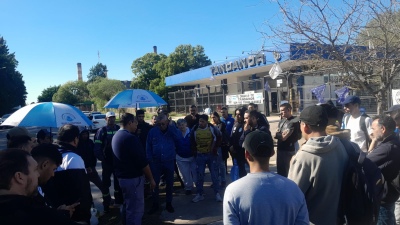 Astillero Tandanor: Repudian despidos y advierten que hay rumores sobre cientos de ceses más