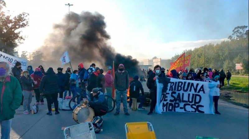 Protesta en Mar del Plata: trabajadores de la salud cortan la Ruta 88