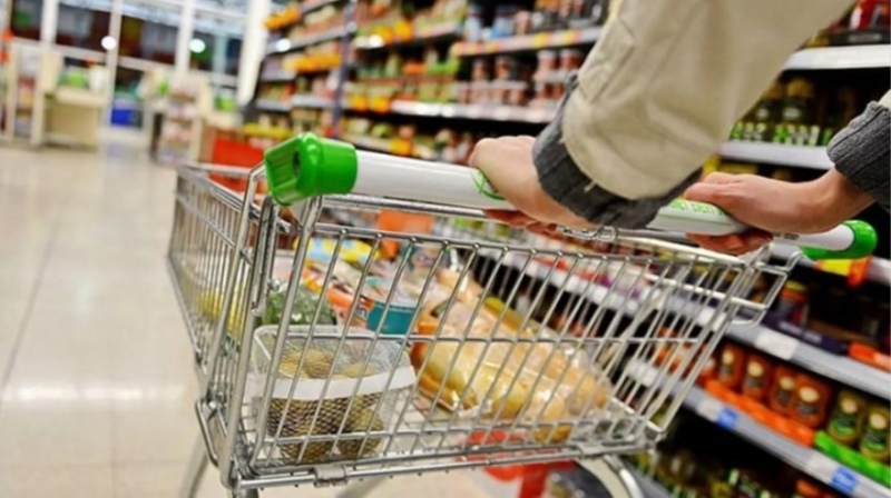 El consumo en autoservicios y supermercados cayó un 19%
