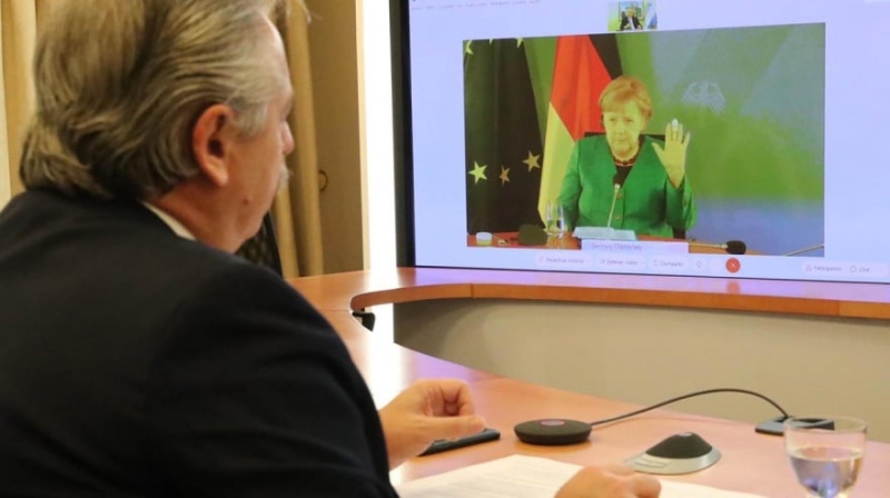 ¿Qué se dijeron Alberto Fernández y Angela Merkel en la videoconferencia?
