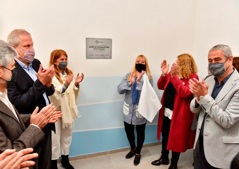 Ferraresi, Manzur y Perczyk inauguraron obras en escuelas de Avellaneda