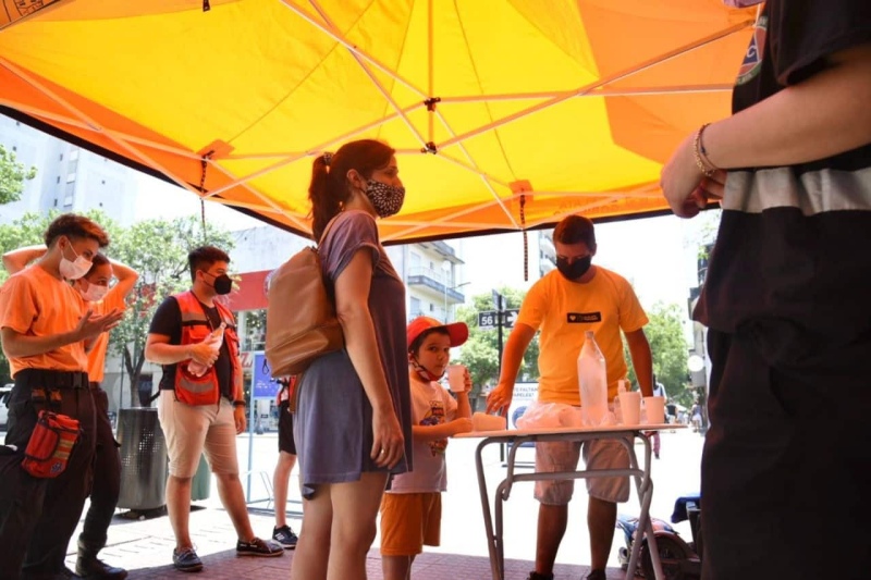 Ola de calor: Se instalaron puntos de hidratación en centros comerciales y espacios públicos