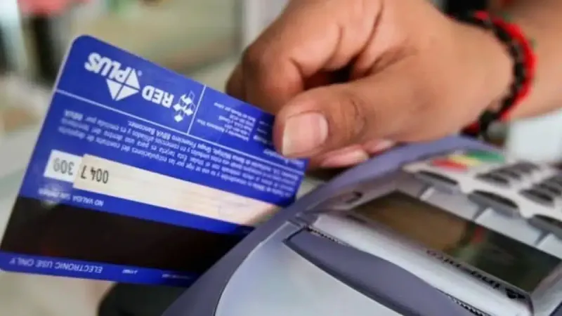 El Gobierno busca aumentar los límites para las compras con tarjeta de crédito