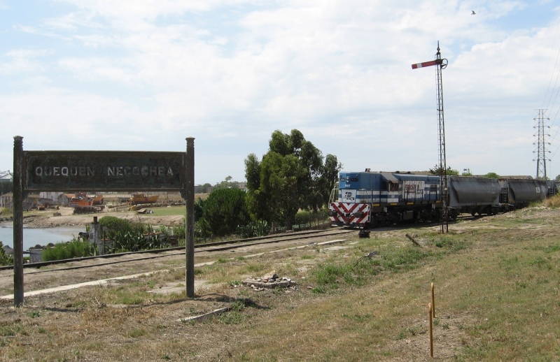 Intendentes gestionan la vuelta del tren al puerto de Quequén