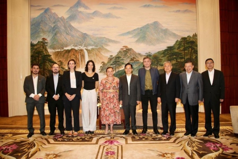 Máximo celebró la ”cooperación sin condicionalidades” de China