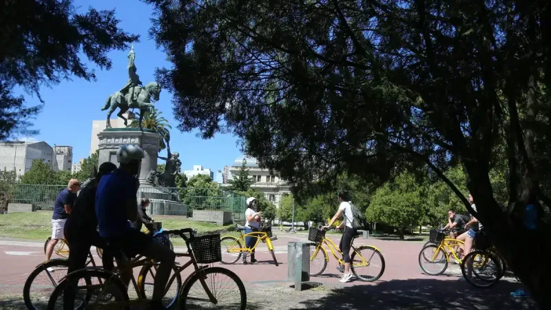 'Bicitando la Ciudad', la propuesta para conocer la capital bonaerense a pedal