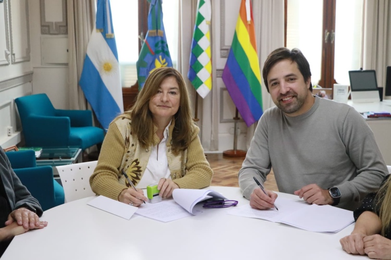 Kreplak y Estela Díaz firman convenio para promocionar la donación