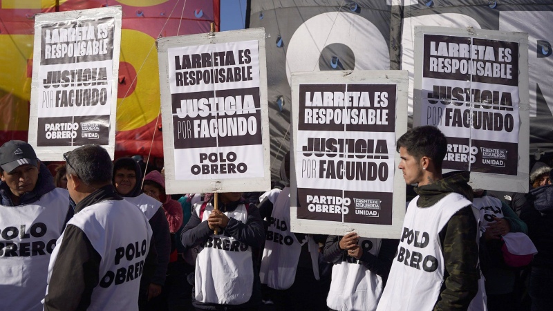 Marcha al Obelisco tras la muerte de Facundo Molares a manos de la policía de CABA