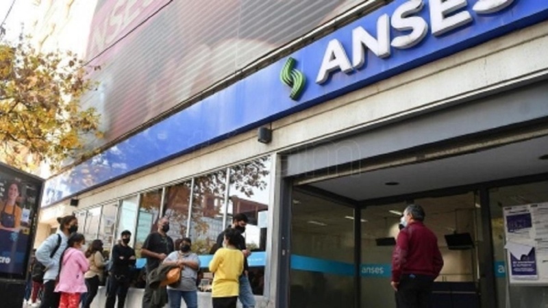 Más de 200.000 trabajadores pidieron el crédito de Anses