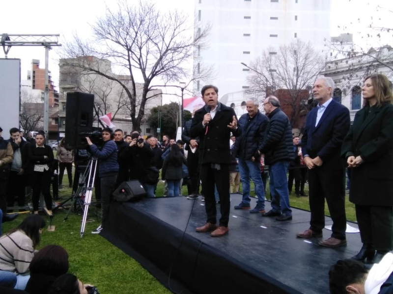 Kicillof encabezó la inauguración del Ateneo “Raúl Alfonsín”
