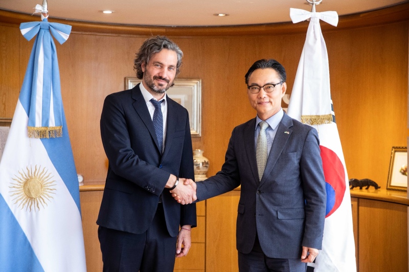 Cafiero se reunió con el embajador Coreano para fomentar inversiones