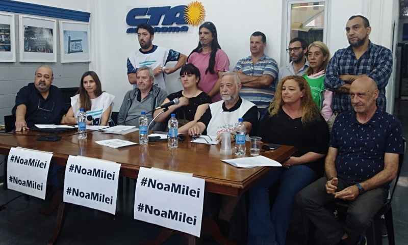 Más de 300 organizaciones se expresaron en defensa de la democracia y en contra de Milei