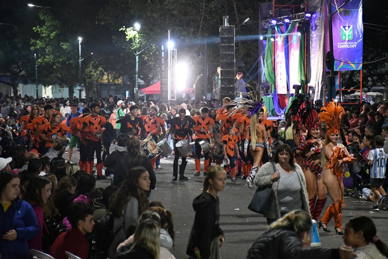 Chivilcoy se vistió de Fiesta para el Carnaval