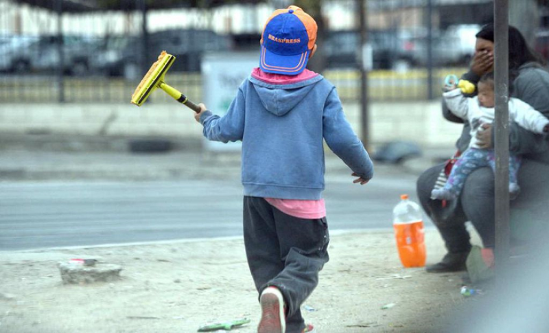 Alarmante: Un informe revela que uno de cada diez niños viven en situación de calle