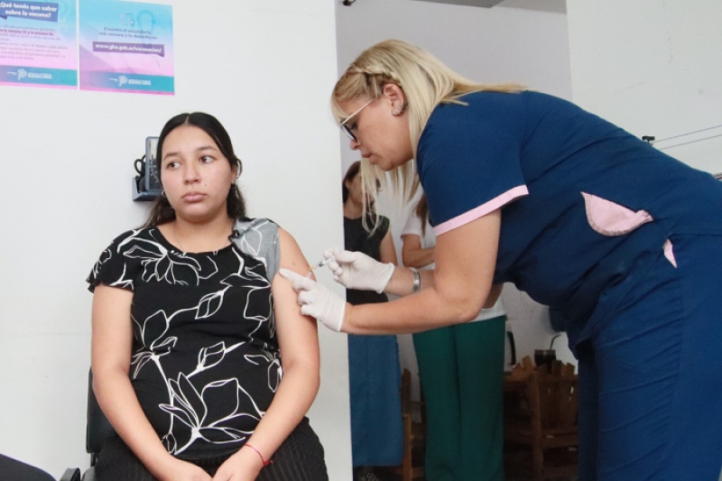 La Provincia lanzó una nueva campaña de vacunación obligatoria para embarazadas