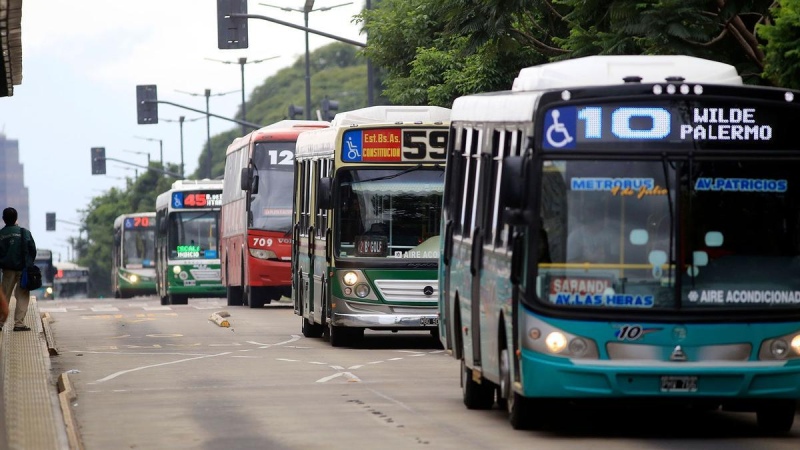 Empresarios del transporte público amenazan con paro ante falta de subsidios adecuados