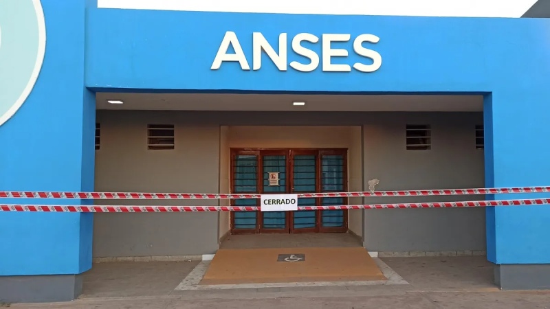 Repudiaron el cierre de las sucursales de ANSES en Merlo y el despido de sus trabajadores